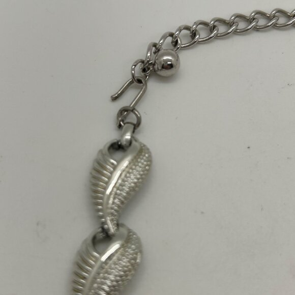 Silver-Tone Vintage Necklace Leaf Design & Hook Closure Adjustable Chain Elegant - Picture 13 of 16